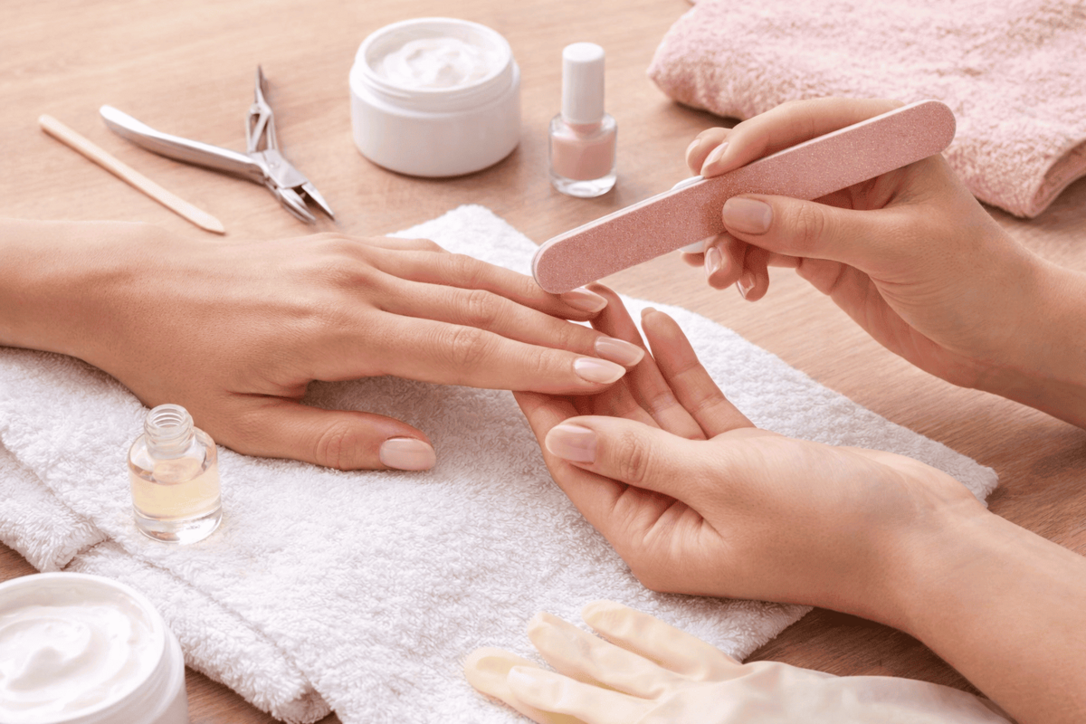 Nagels thuis verzorgen tussen manicures bij Beauty & Relax Utopia